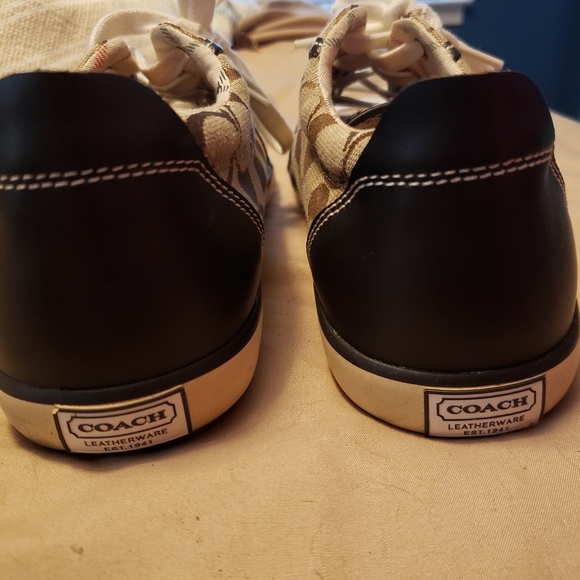 Coach shoes size 7.5 - Picture 2 of 6